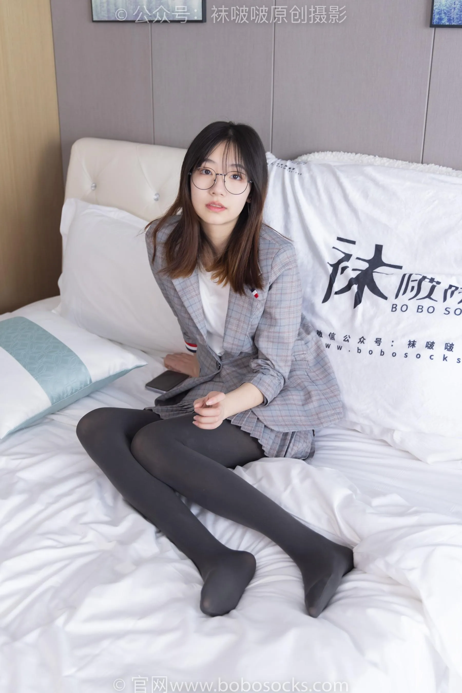 [BoBoSocks袜啵啵]NO.210 小甜豆-皮鞋、厚灰丝、ol装[23] [53P]插图1